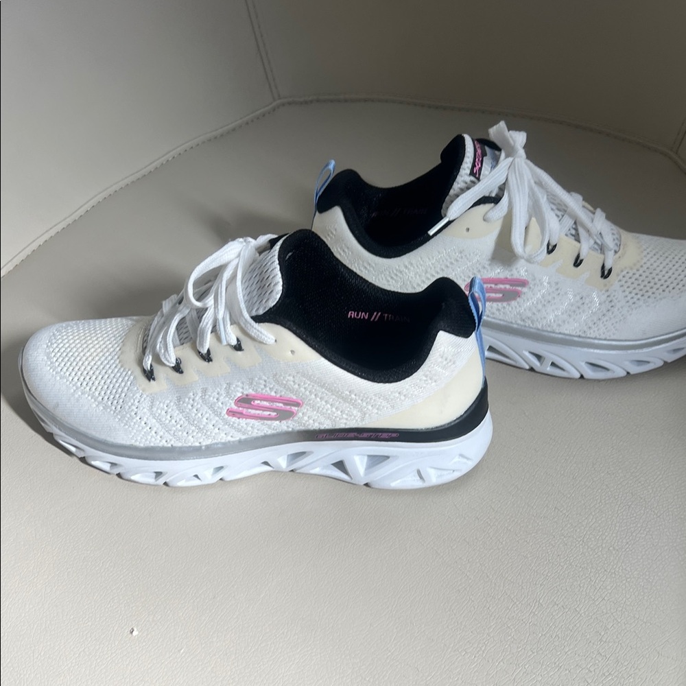sketcher GLIDE-STE women’s shoes,RUN//TRAIN, memory foam, new style size 9 - Picture 3 of 14